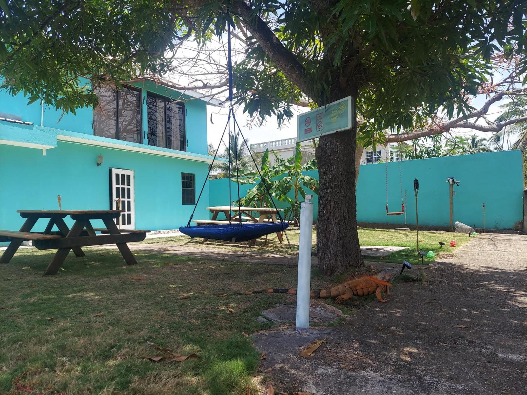 Bamboleo Inn Ladyville Ngoại thất bức ảnh